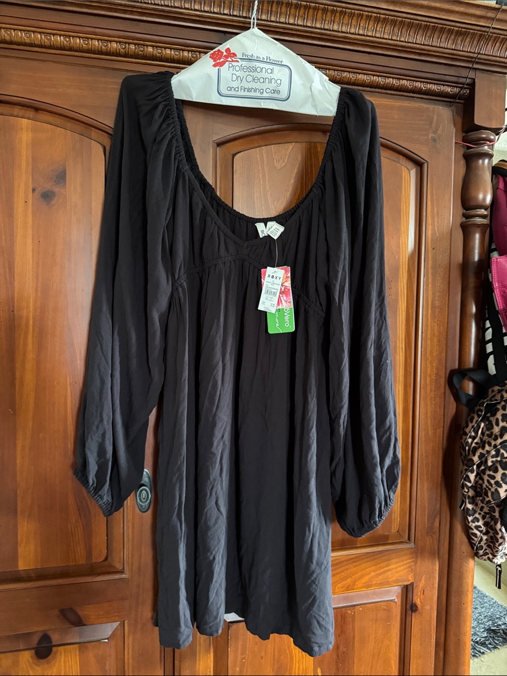 Roxy Black Long-Sleeve Scoop Neck Tunic Dress